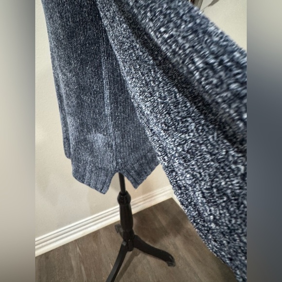 Orvis Chenille oversized V-neck Pull over blue/gray Sweater Size Small - Picture 3 of 9